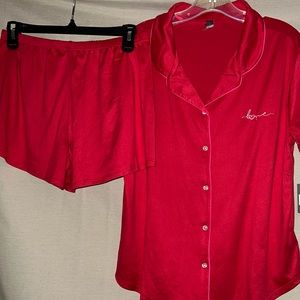 Soft 2 pc Valentine with Love logo // size Small NWT